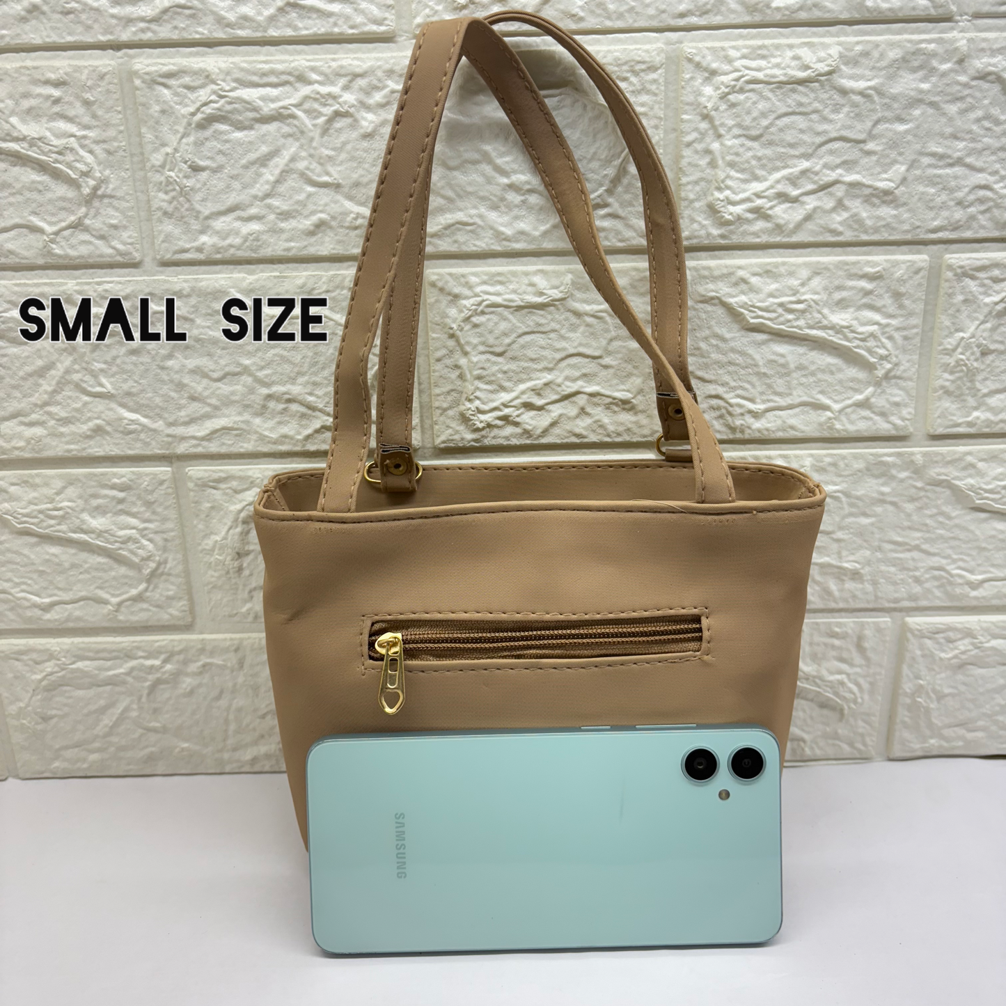 Woman Handheld bag