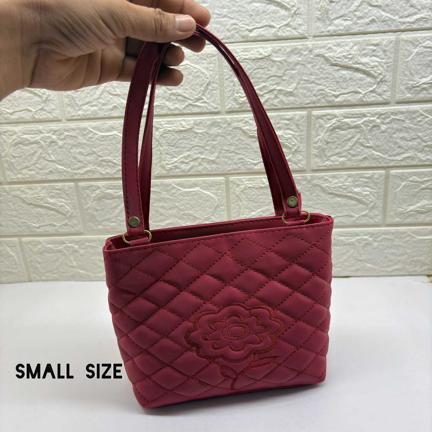 Woman Handheld bag