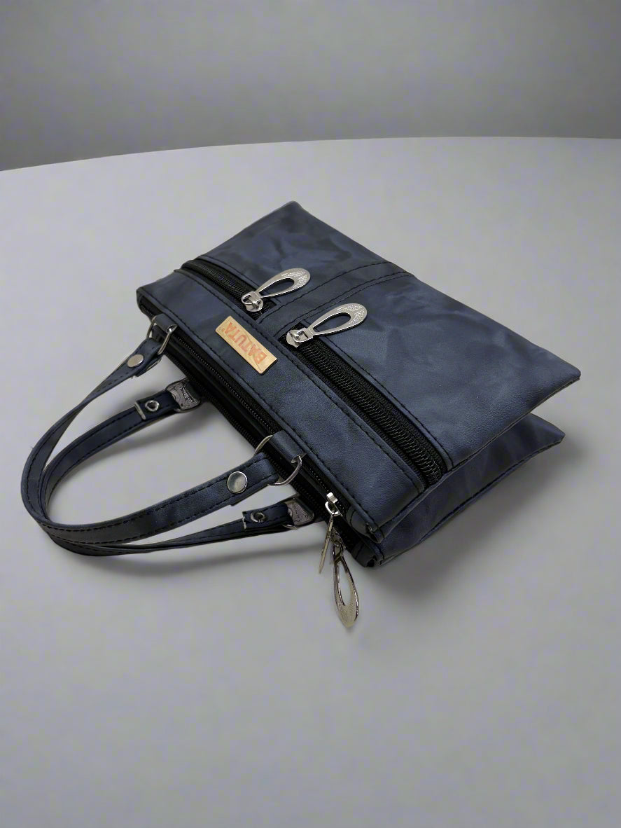 Woman Handheld bag