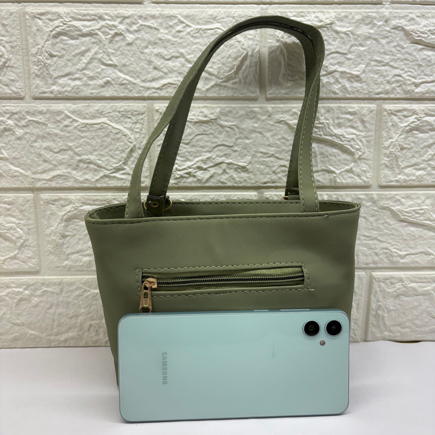 Woman Handheld bag