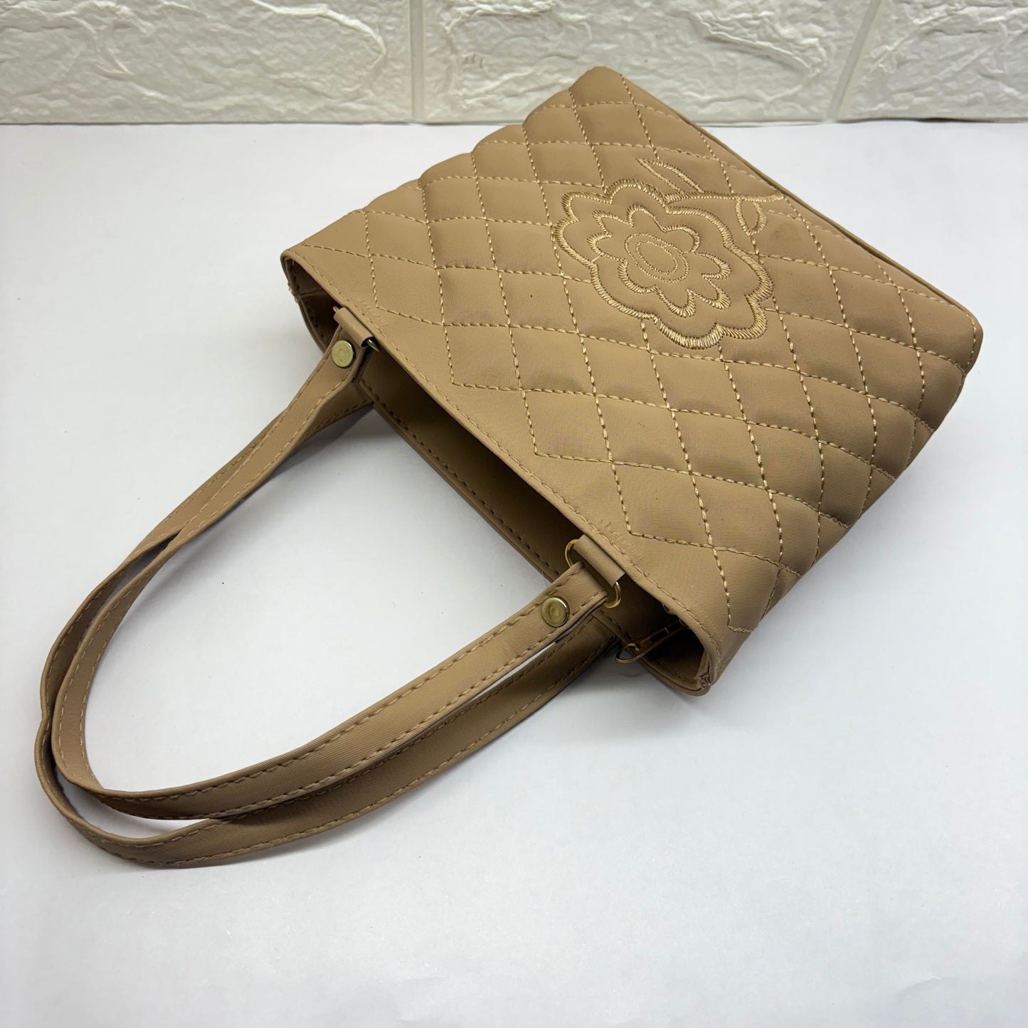 Woman Handheld bag