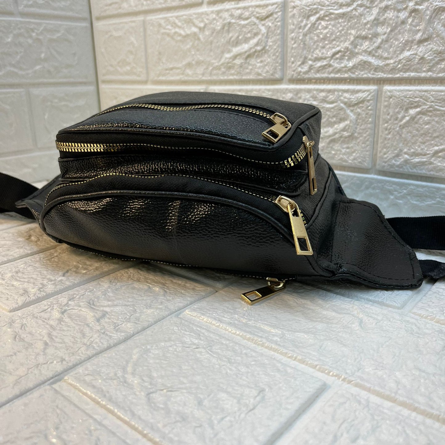 Stylish Waist Chest Mobile Pouch Travel Bag For Men Women waist bag