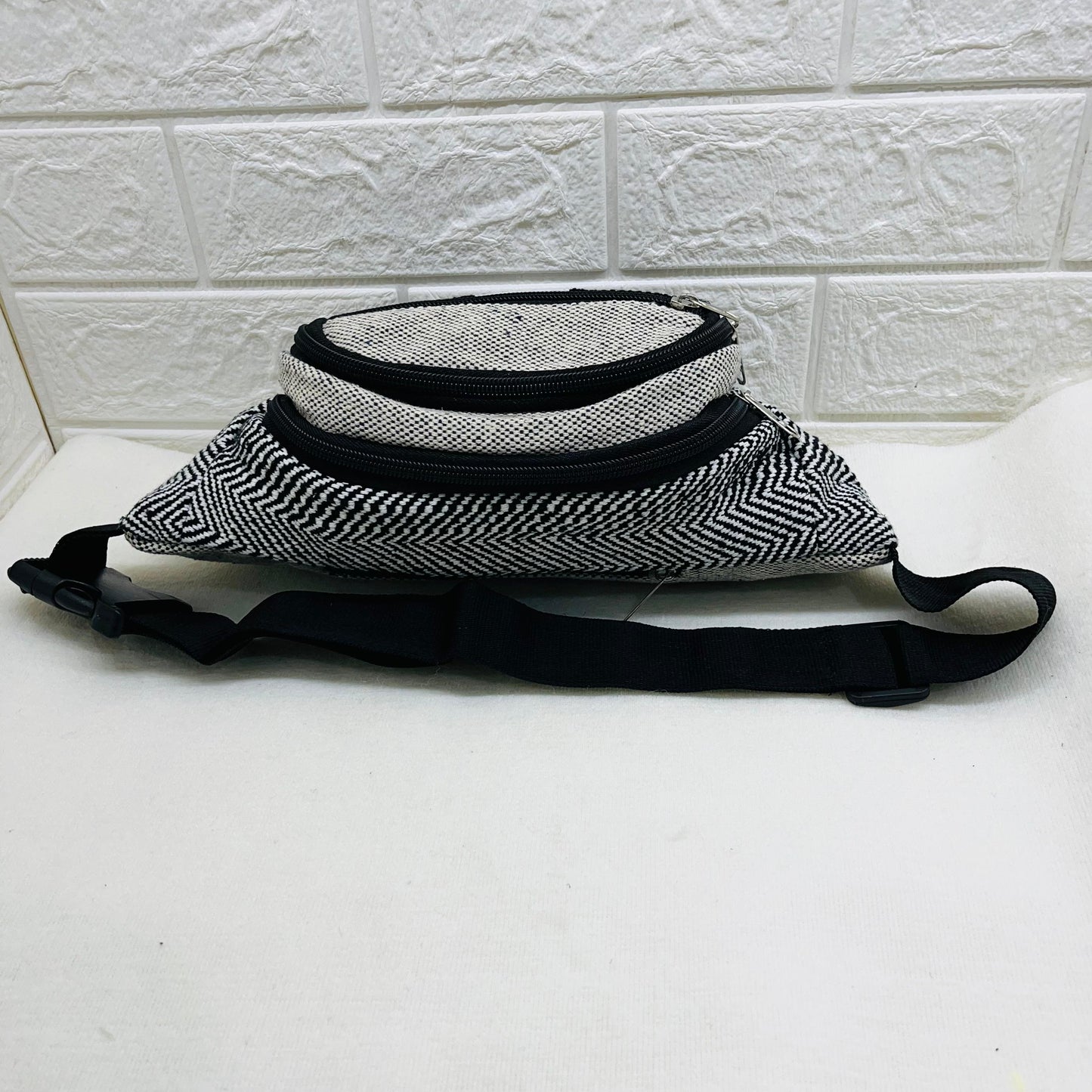 Stylish Waist Chest Mobile Pouch Travel Bag For Men Women waist bag