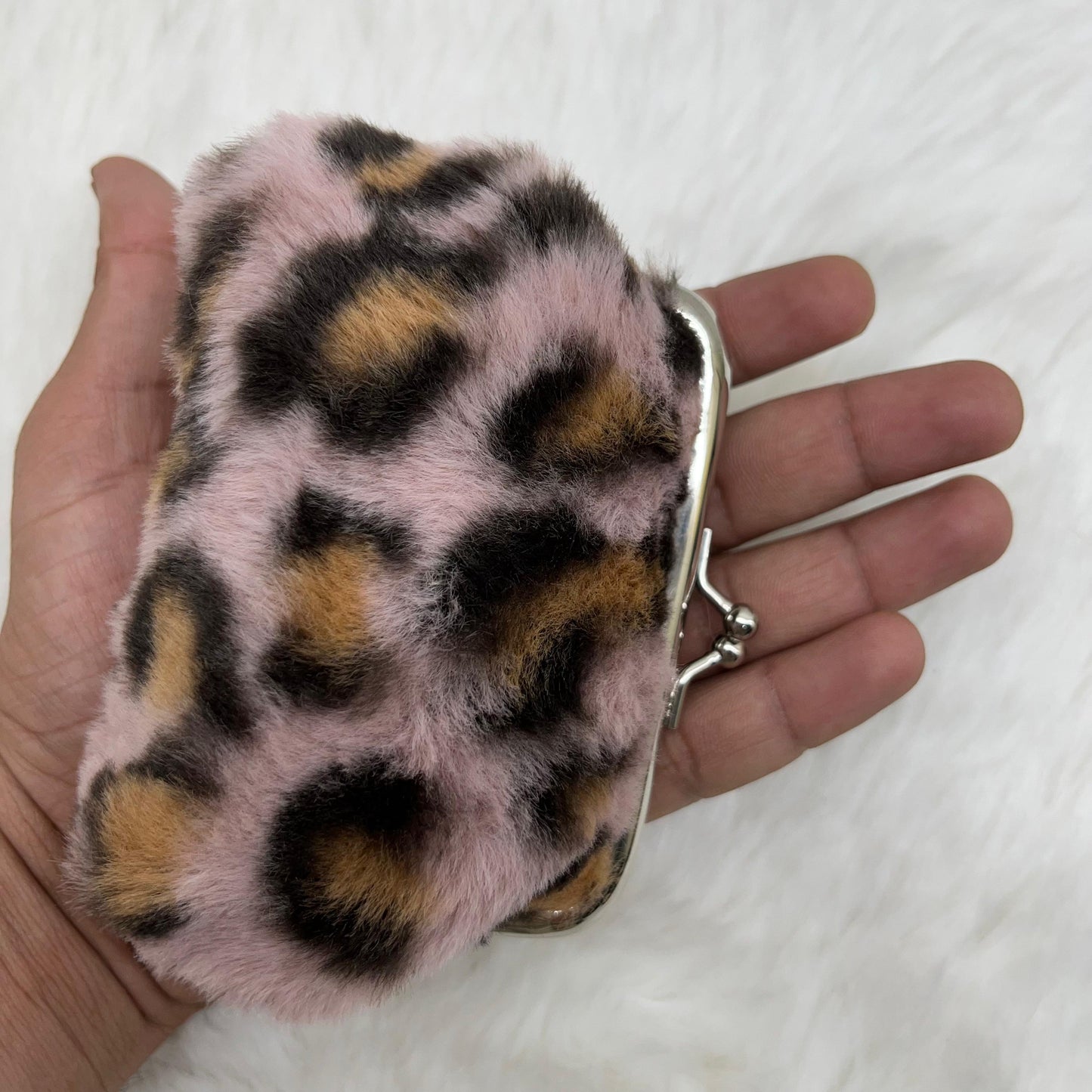 Kiss Lock Closure Coin Purses for Women and Girls, fur print Coin Wallet Mini Purse Coin Purse with Detachable.
