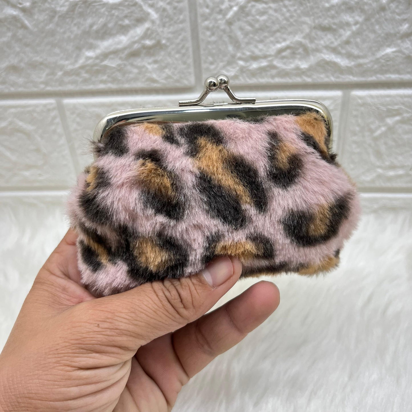 Kiss Lock Closure Coin Purses for Women and Girls, fur print Coin Wallet Mini Purse Coin Purse with Detachable.