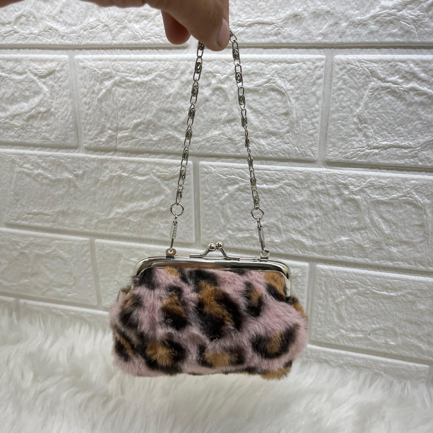 Kiss Lock Closure Coin Purses for Women and Girls, fur print Coin Wallet Mini Purse Coin Purse with Detachable.