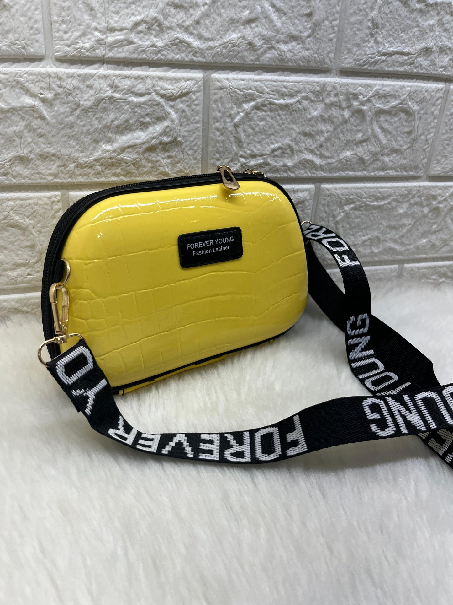 Sling Box Bag for Women with Detacheable Shoulder Strap and Convertible into Cosmetic Box BagSling Box Bag for Women with Detacheable Shoulder Strap and Convertible into Cosmetic Box Bag