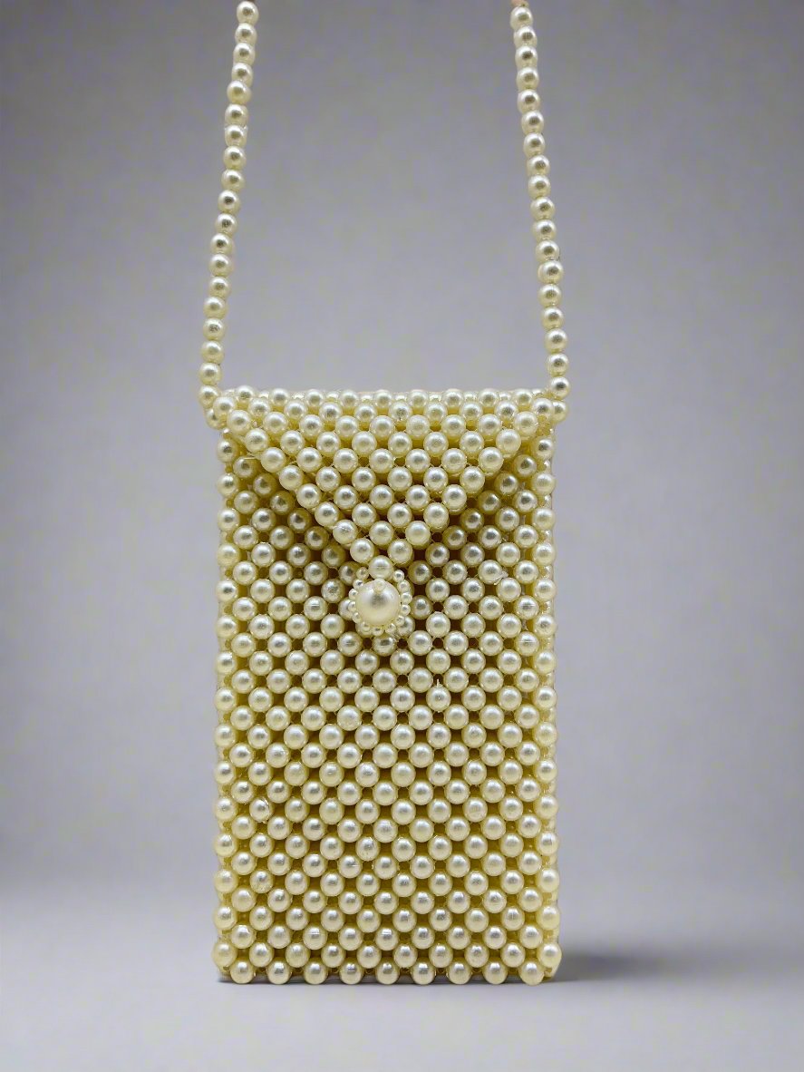 Handmade pearl bags are made of pearl, which is shiny and luxurious in the sun. We string all the together by hand. Our exquisite and elegant bags are firm and they don't deform easil
