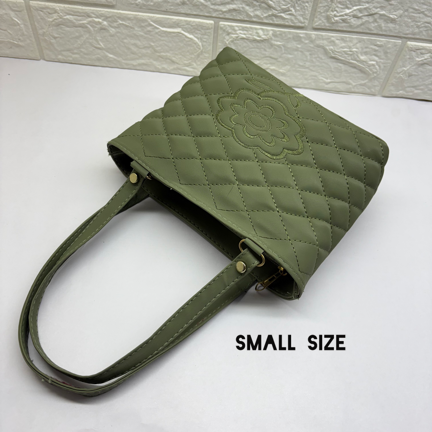 Woman Handheld bag