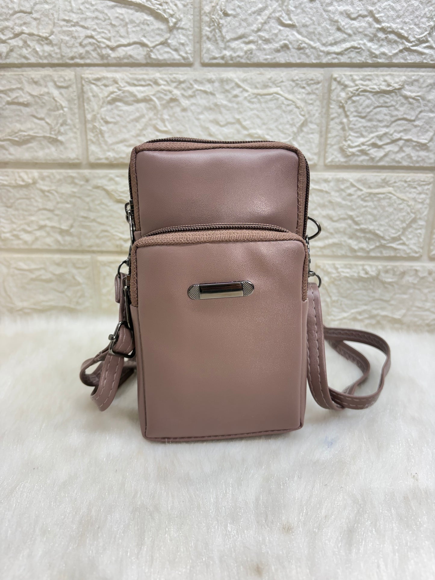 BATUTA HUB Women’s Mobile Sling Bag | Multi Pocket Crossbody Bag | 3 Zip Compartments | Adjustable Shoulder Strap Compact Travel Organizer Purse for Daily Use