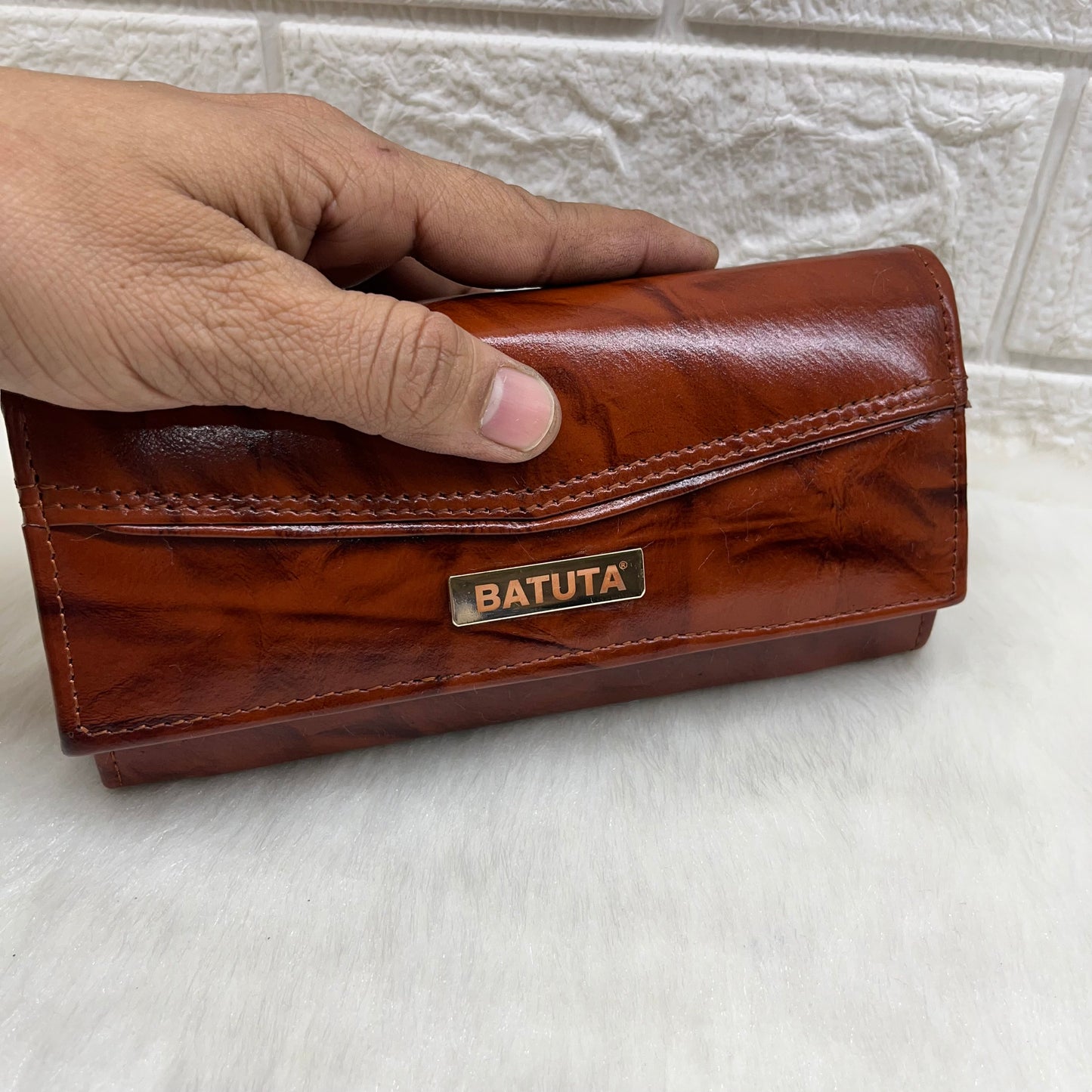 BATUTA Genuine Leather Wallet Purse for Women | 2 Photo ID Window | 4 Zippered Pocket | 3 Compartment |