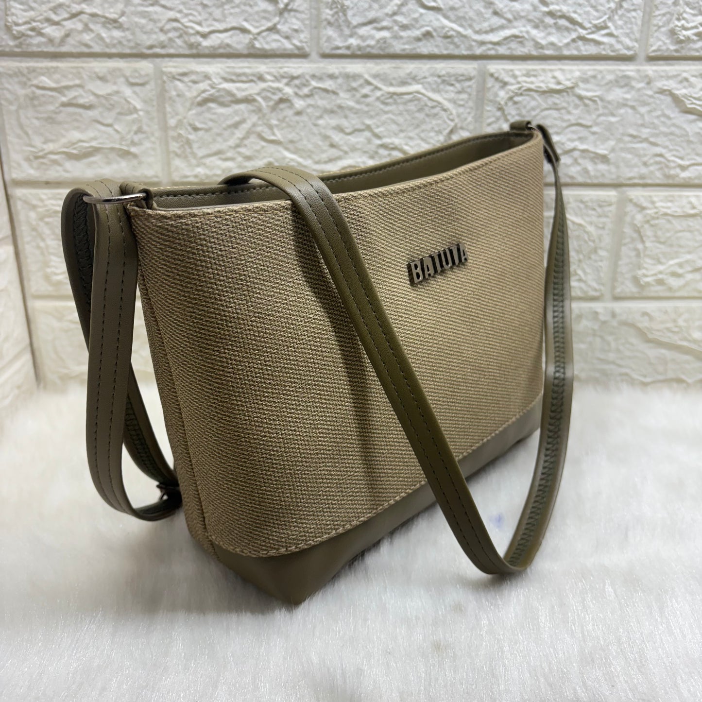 BATUTA HUB Women Crossbody Sling Bag | Premium PU Leather Small Side Bag for Girls & Ladies | Adjustable Strap | Multiple Zipper Pockets | Lightweight Daily Use Purse