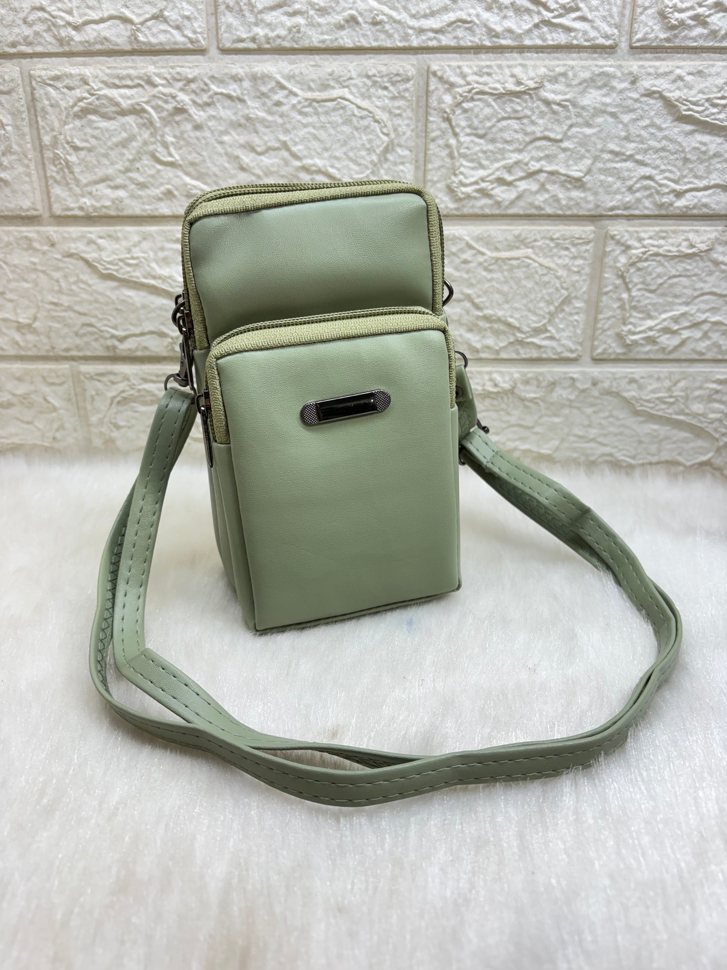 BATUTA HUB Women’s Mobile Sling Bag | Multi Pocket Crossbody Bag | 3 Zip Compartments | Adjustable Shoulder Strap Compact Travel Organizer Purse for Daily Use