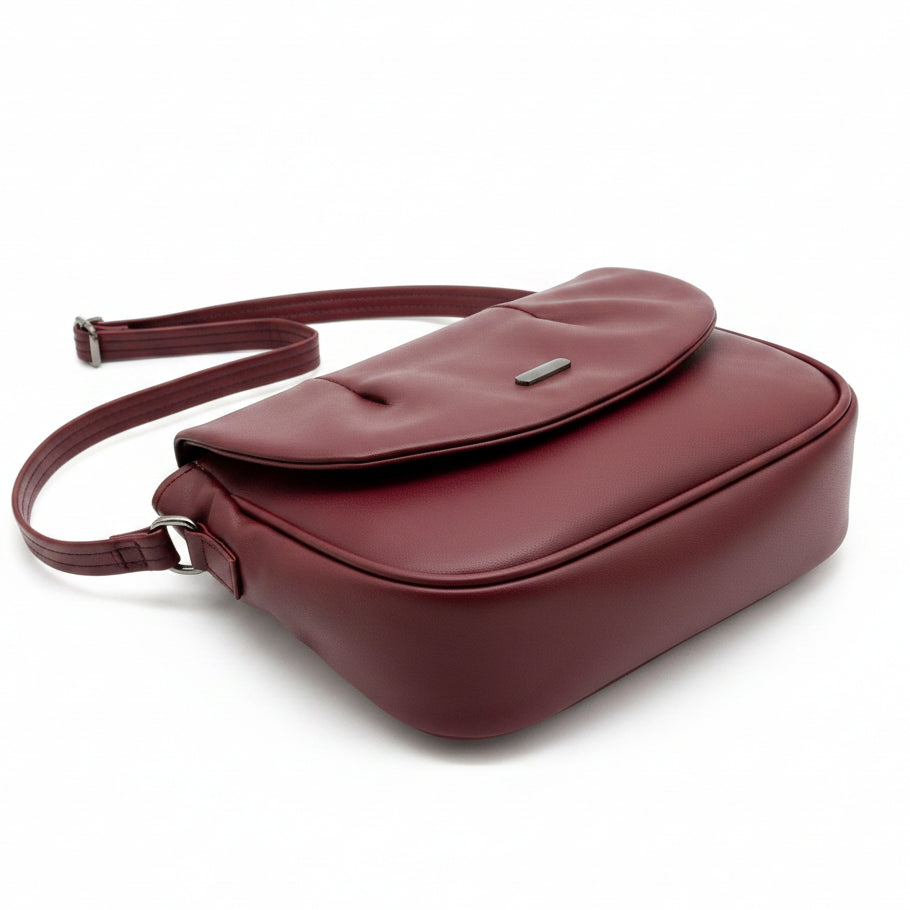 Elegant Flap Closure Crossbody Shoulder Bag with Multiple Compartments