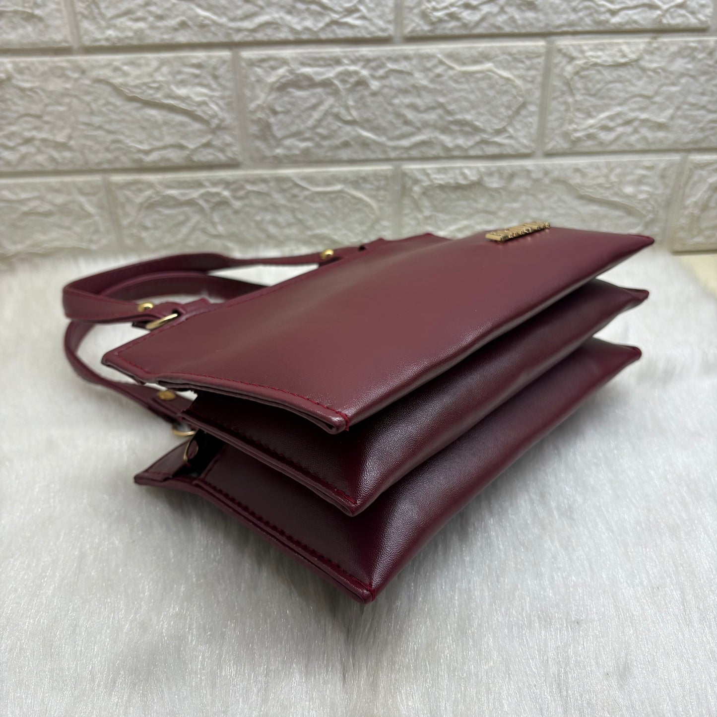 BATUTA Luxury Leather Large Capacity Bag for Women – Stylish PU Leather Satchel Handbag with Multiple Pockets Perfect Travel Bag for Women and Girls