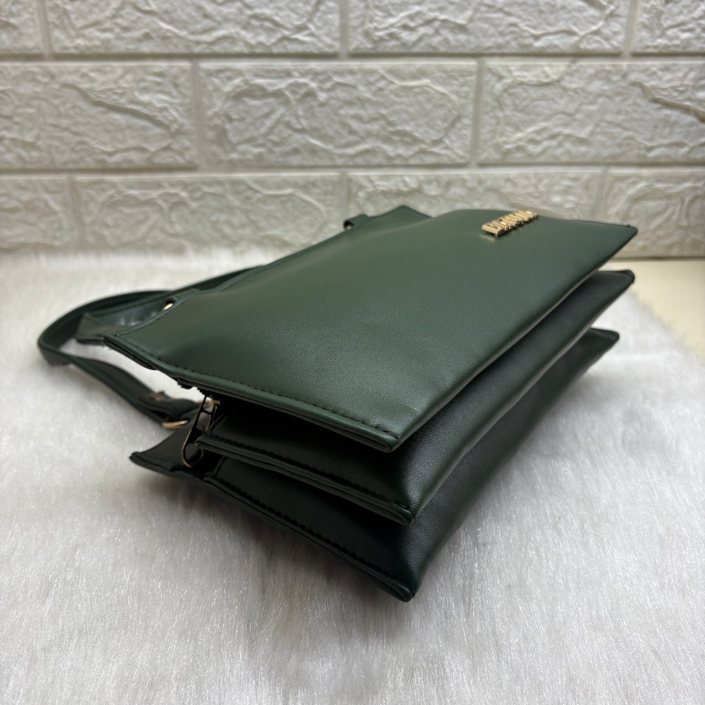 BATUTA Luxury Leather Large Capacity Bag for Women – Stylish PU Leather Satchel Handbag with Multiple Pockets Perfect Travel Bag for Women and Girls