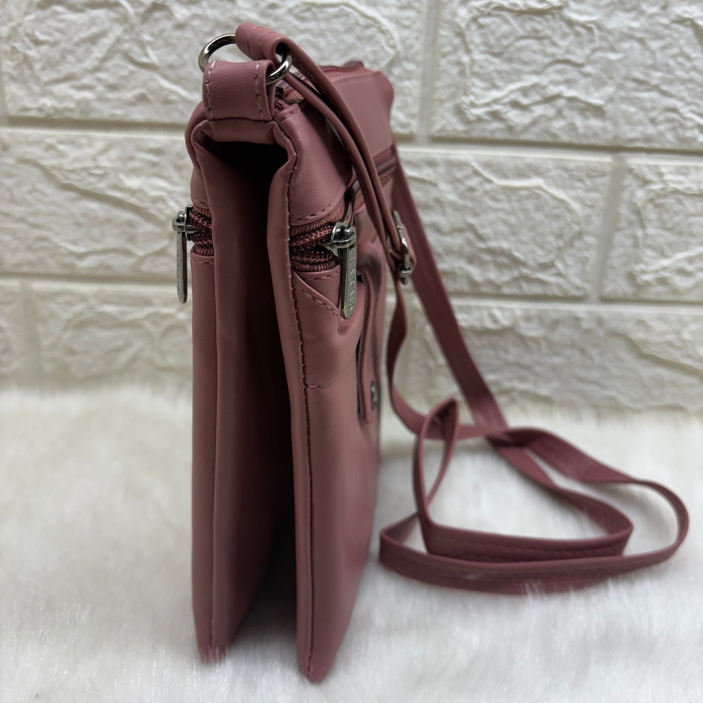 BATUTA Cross Body Mobile Bag for Women: Small Phone Purse Stylish Gift Pouch - Ideal for Girls and Ladies