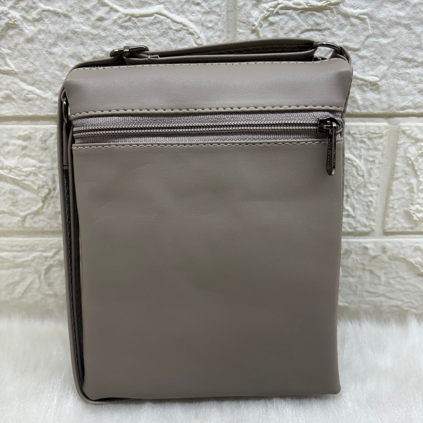 BATUTA Cross Body Mobile Bag for Women: Small Phone Purse Stylish Gift Pouch - Ideal for Girls and Ladies