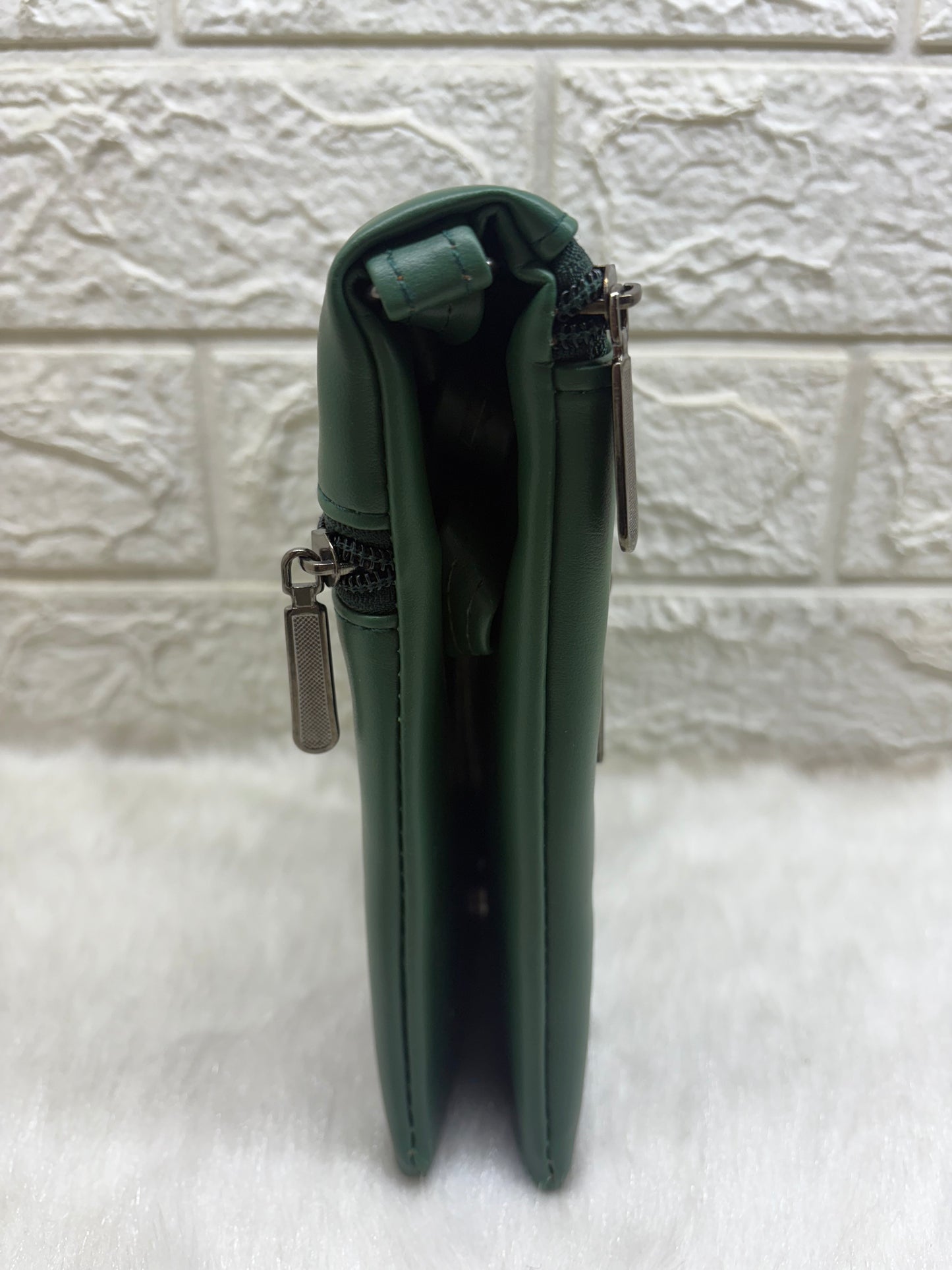 BATUTA HUB Women Crossbody Sling Bag | Premium PU Leather Small Side Bag for Girls & Ladies | Adjustable Strap | Multiple Zipper Pockets | Lightweight Daily Use Purse