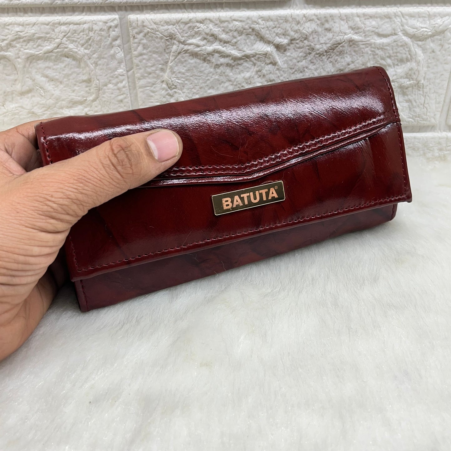 BATUTA Genuine Leather Wallet Purse for Women | 2 Photo ID Window | 4 Zippered Pocket | 3 Compartment |