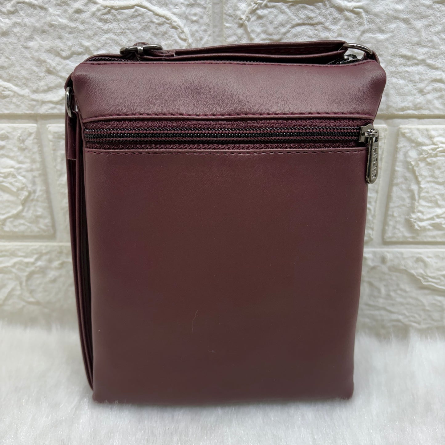 BATUTA Cross Body Mobile Bag for Women: Small Phone Purse Stylish Gift Pouch - Ideal for Girls and Ladies