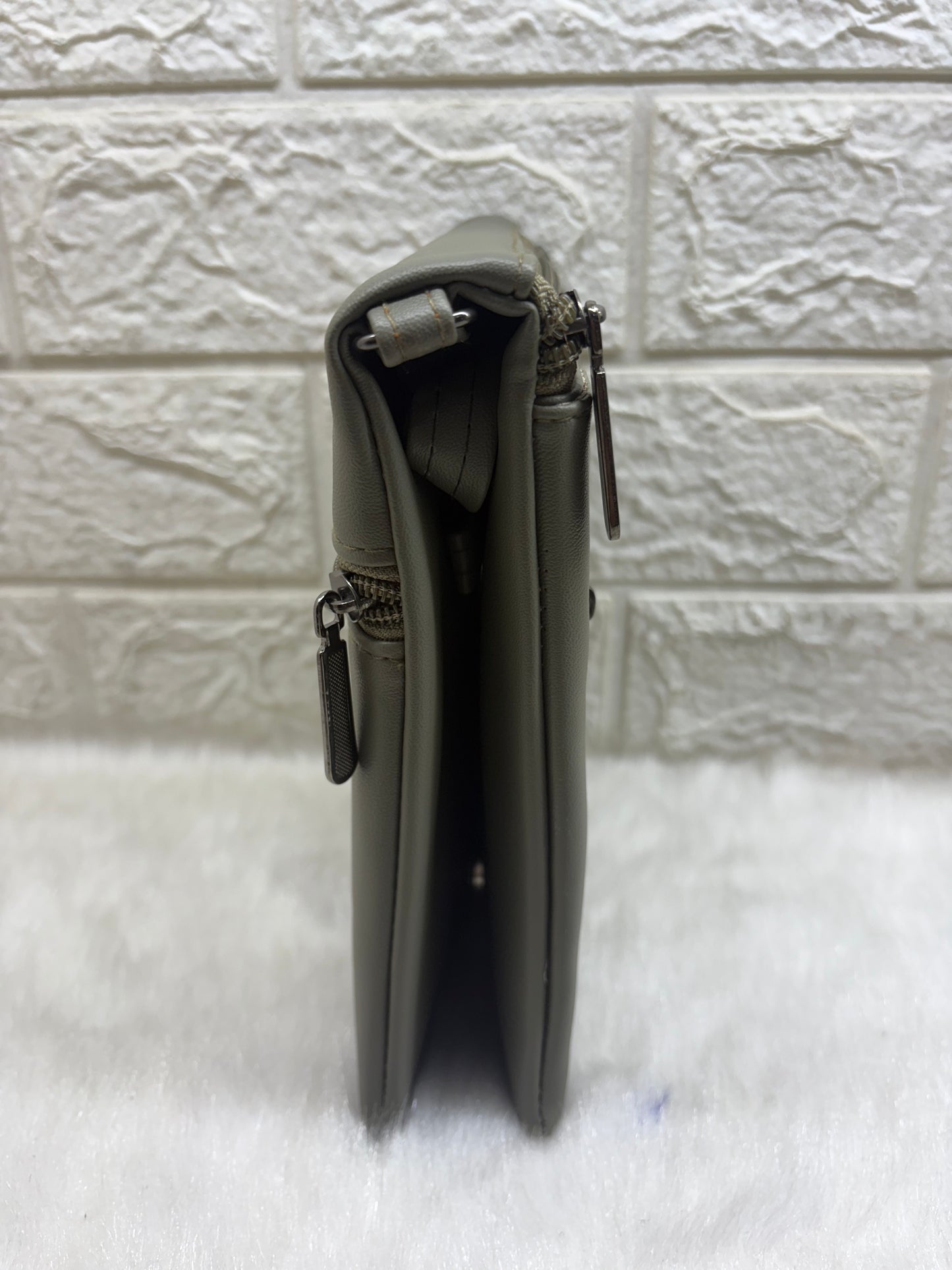 BATUTA HUB Women Crossbody Sling Bag | Premium PU Leather Small Side Bag for Girls & Ladies | Adjustable Strap | Multiple Zipper Pockets | Lightweight Daily Use Purse