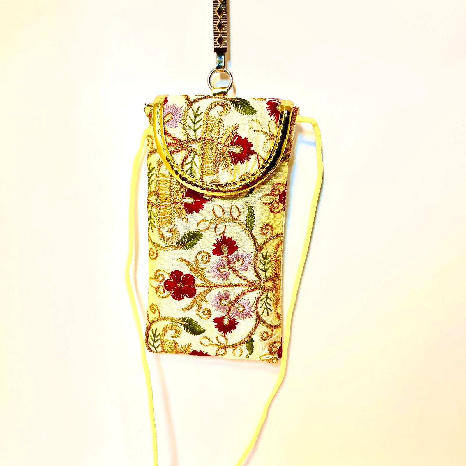 BATUTA Women Pearl Clutch Silk Saree Mobile Pouch Waist Clip