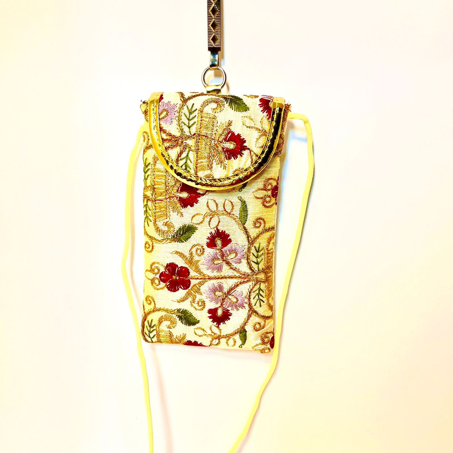 BATUTA - Women Pearl Clutch Silk Saree Mobile Pouch Waist Clip Ladies Phone Purse for Gift Mobile Bag / Mobile Hanging pouch / Potli Bag