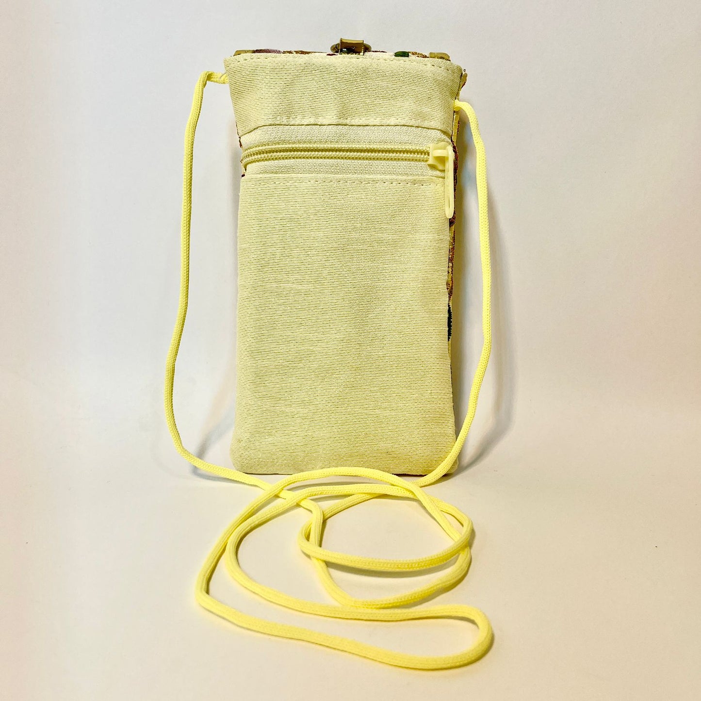 BATUTA - Women Pearl Clutch Silk Saree Mobile Pouch Waist Clip Ladies Phone Purse for Gift Mobile Bag / Mobile Hanging pouch / Potli Bag