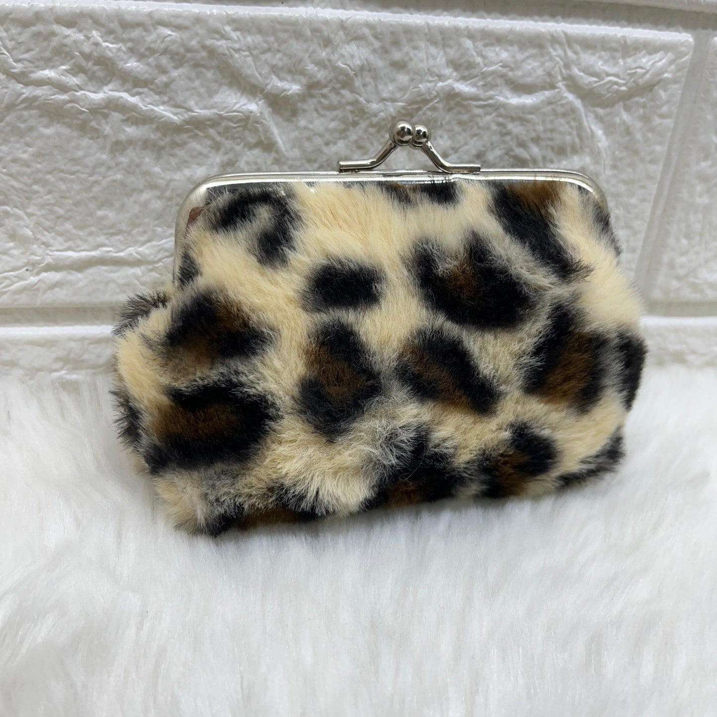 Kiss Lock Closure Coin Purses for Women and Girls, fur print Coin Wallet Mini Purse Coin Purse with Detachable.