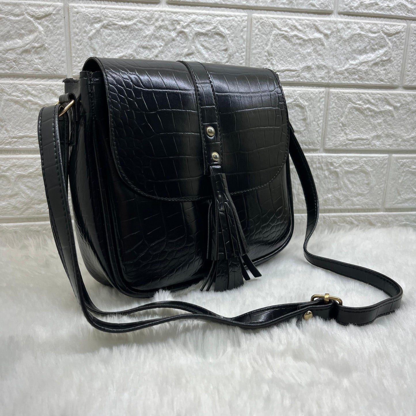 Cross body sling bag woman handbag sling bag