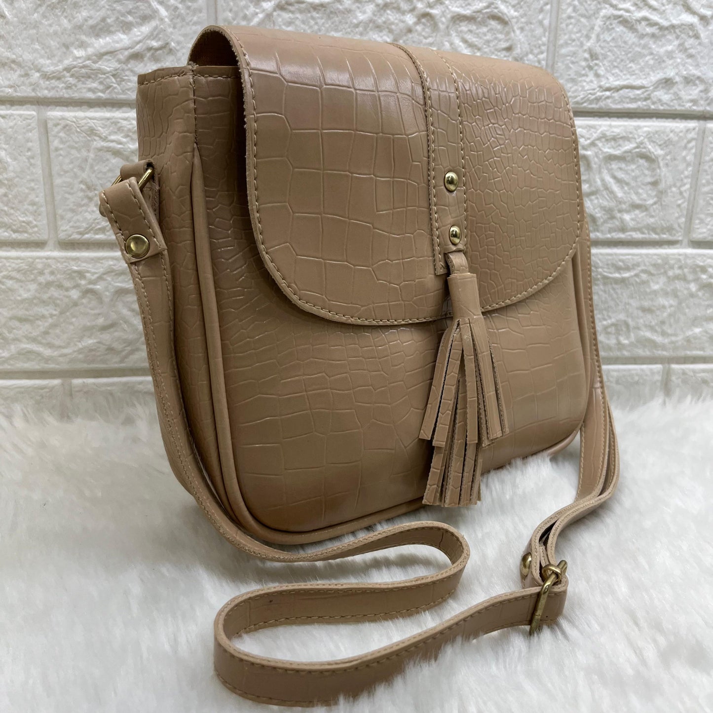 Cross body sling bag woman handbag sling bag