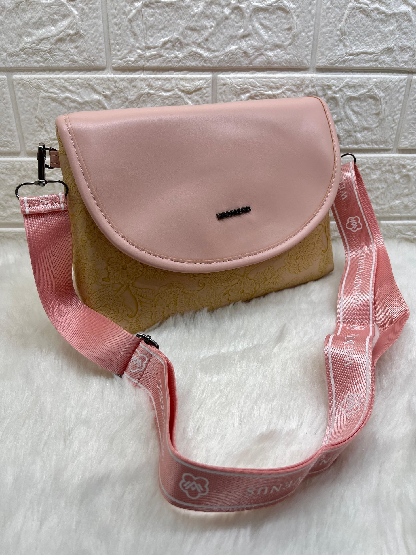 Cross body sling bag woman handbag sling bag