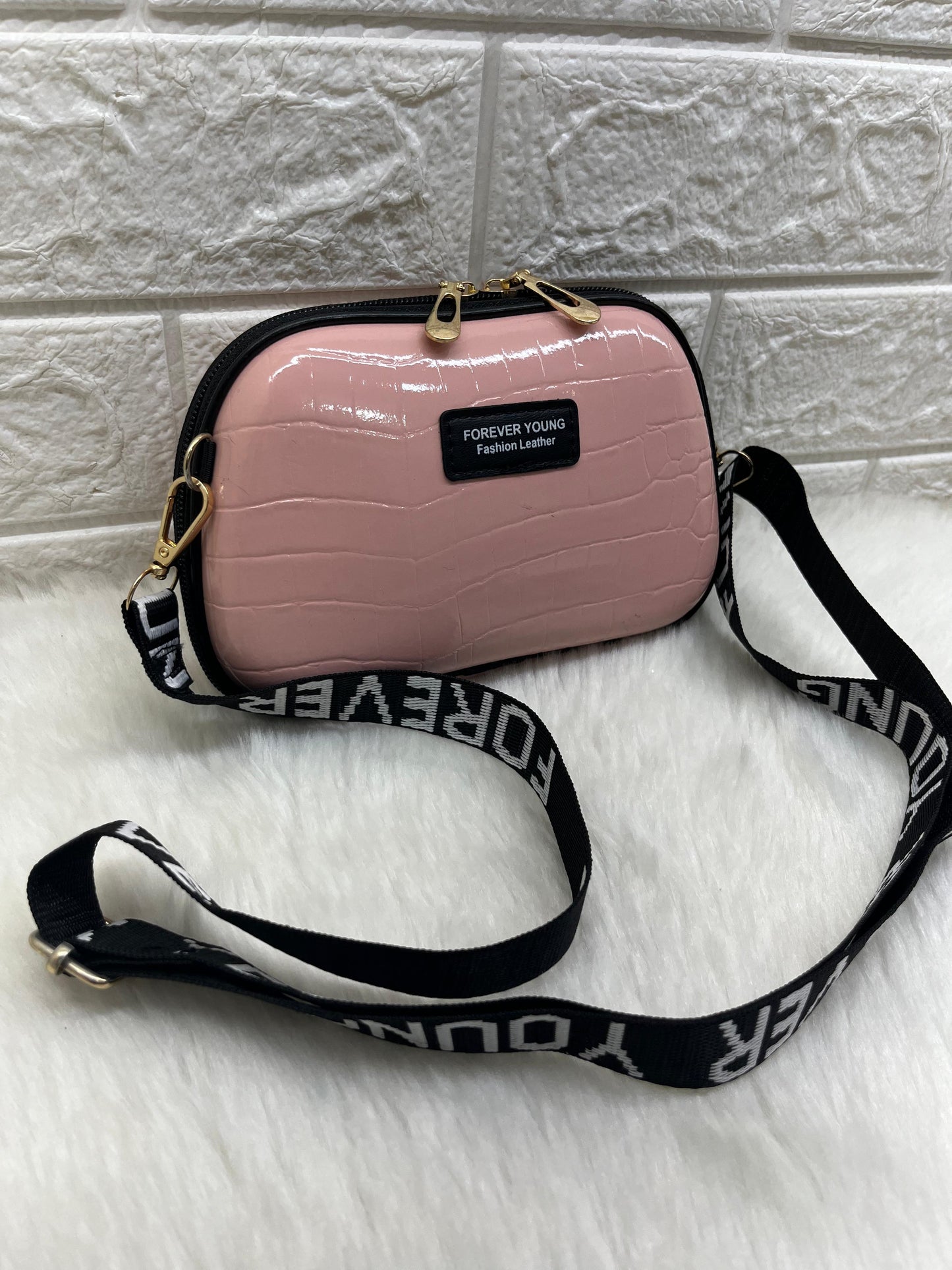 Sling Box Bag for Women with Detacheable Shoulder Strap and Convertible into Cosmetic Box BagSling Box Bag for Women with Detacheable Shoulder Strap and Convertible into Cosmetic Box Bag