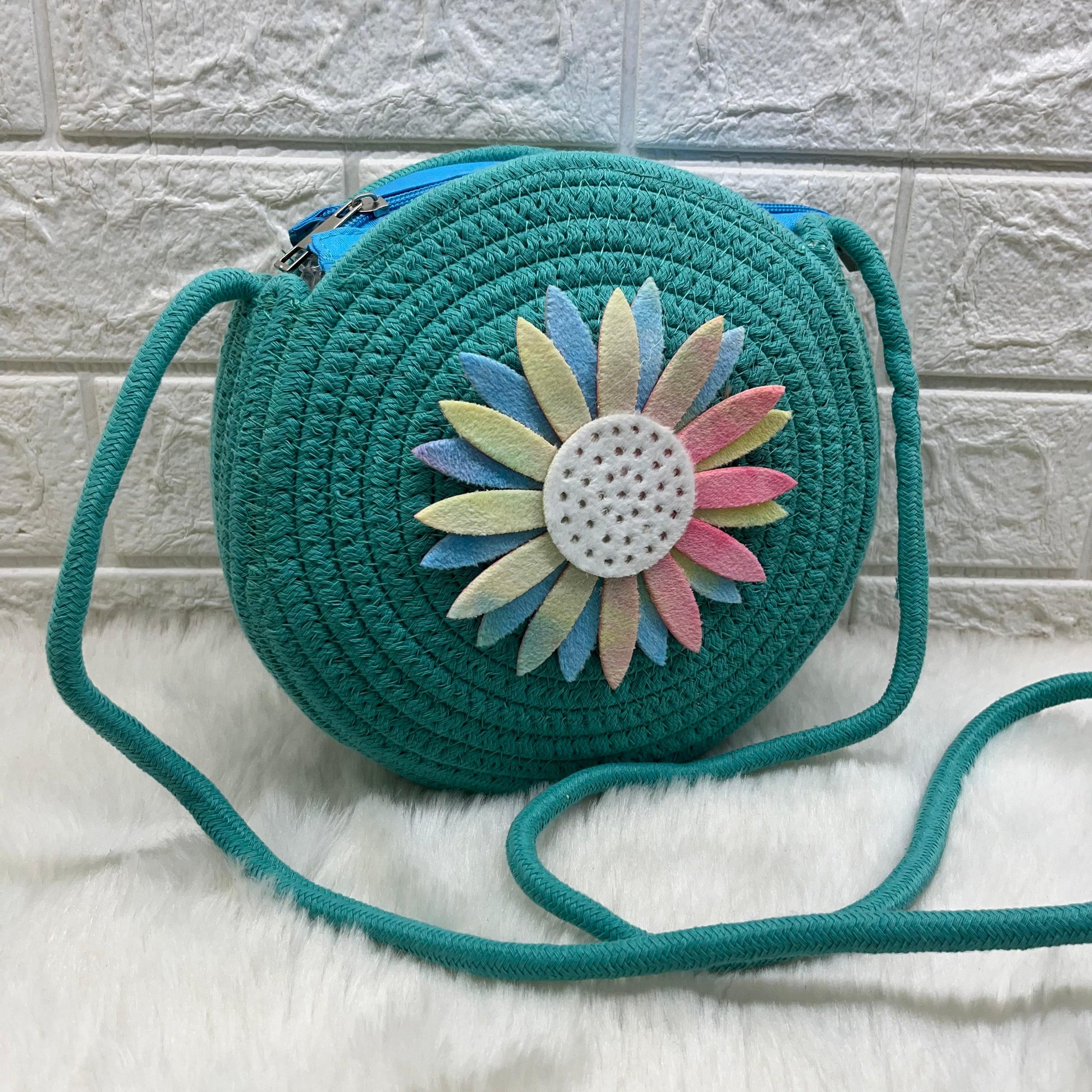 Women's Round Jute Sling Bag with Pompom, Girls Shoulder Purse