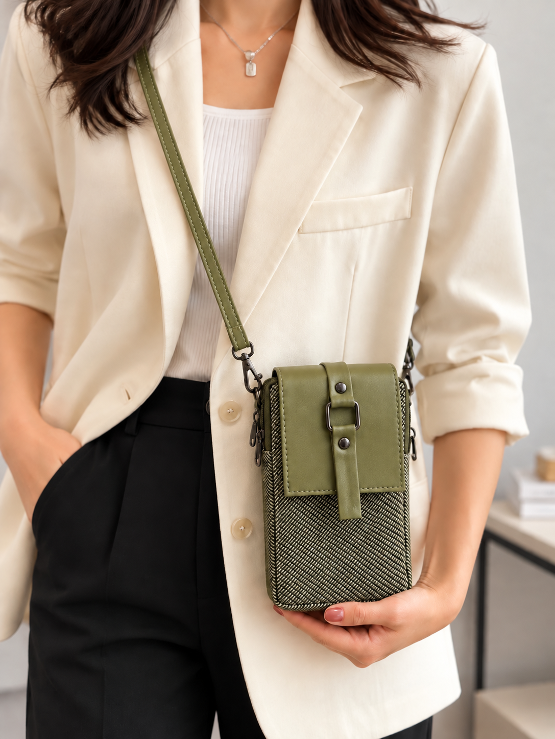 BATUTA HUB Women’s Mobile Sling Bag Crossbody Bag | Compact Double Zipper Shoulder Bag for Phone, Cards & Essentials | Stylish Everyday Mini Sling Purse