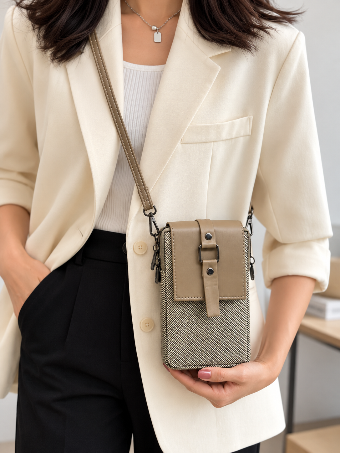 BATUTA HUB Women’s Mobile Sling Bag Crossbody Bag | Compact Double Zipper Shoulder Bag for Phone, Cards & Essentials | Stylish Everyday Mini Sling Purse